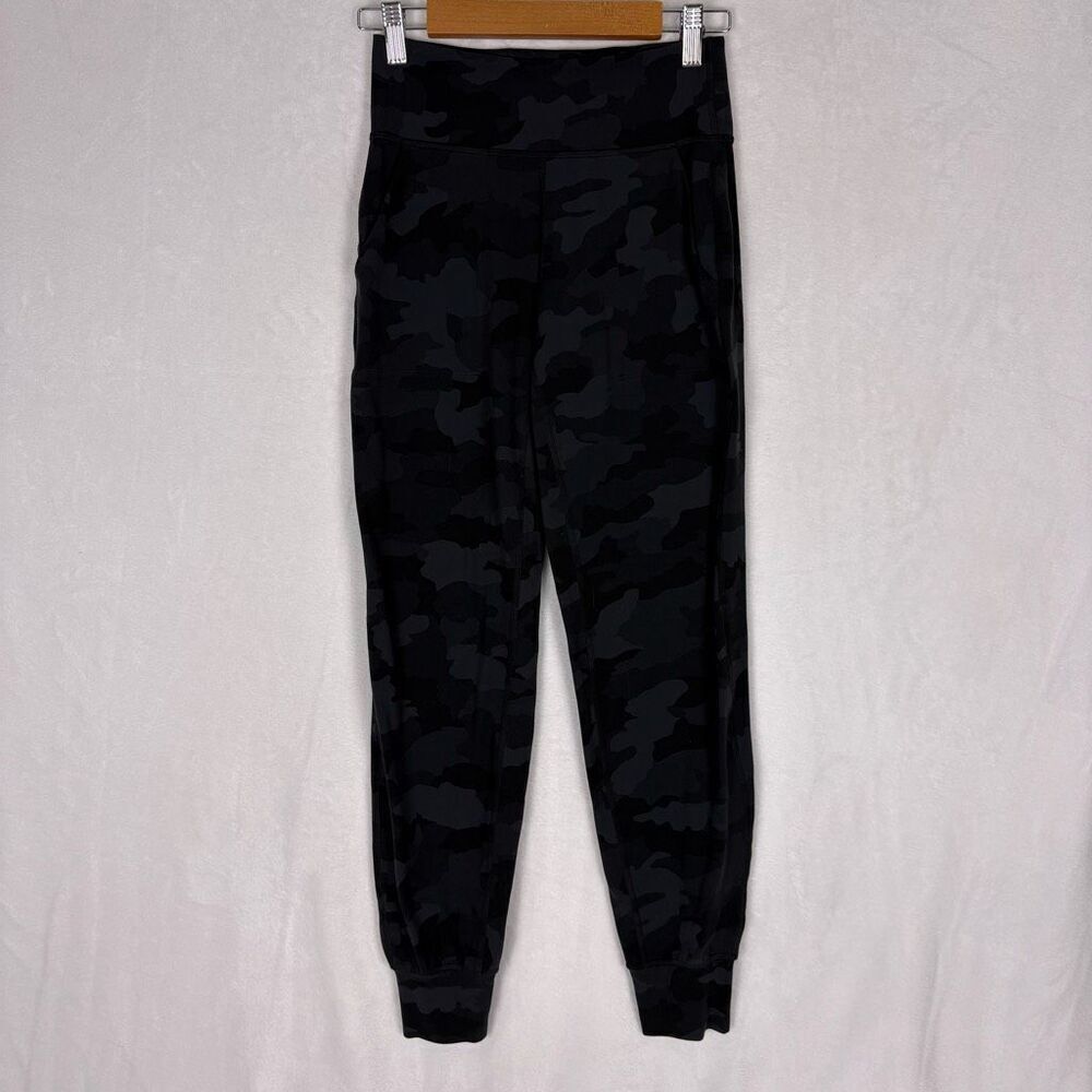 Lululemon Black & Grey Camo High Waisted Jogger Yoga Pants w/ Pockets Size 4